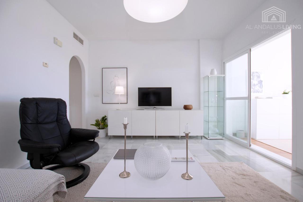 Scandinavian Style Apartment With Amazing Sea Views And South West Facing Sunny Terrace In Miraflores Walking Distance To The Beach! Málaga Exterior foto